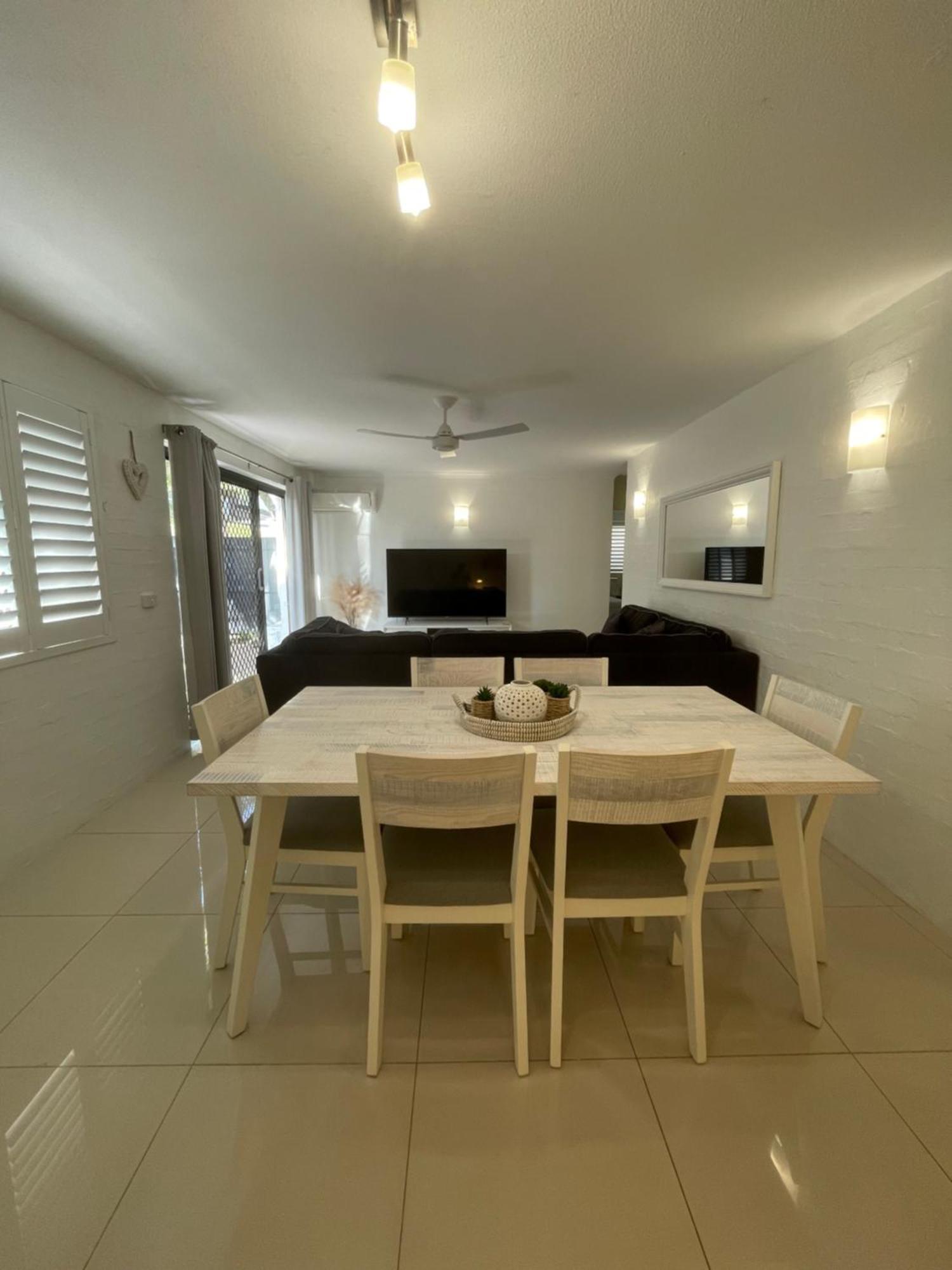 Myuna Holiday Apartments นูซาเฮดส์ ภายนอก รูปภาพ